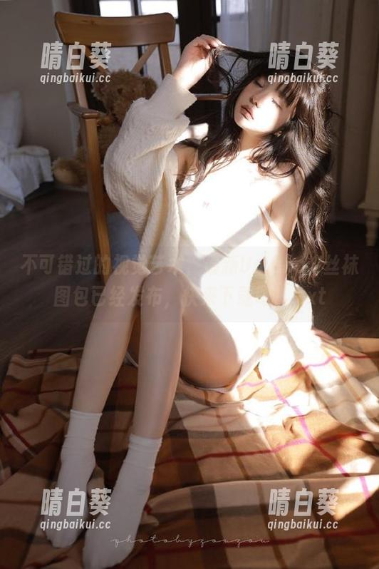 不可错过的视觉艺术，最新Umeko J丝袜图包已经发布，快来下载吧！.txt